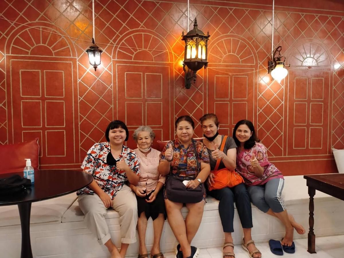 Hotel At Night Chumphon Esterno foto